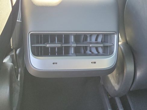 Used 2021 Tesla Model 3 Standard Range Plus image 21