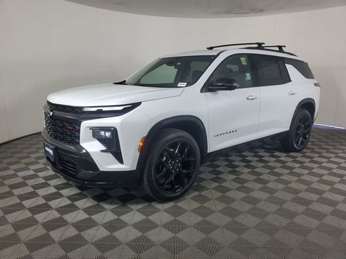 New 2026 Chevrolet Traverse RS w/ LPO, Floor Liner Package FWD image 8