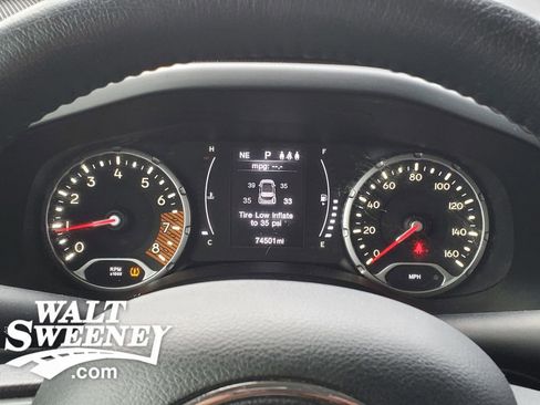 Used 2019 Jeep Renegade Latitude w/ Cold Weather Group image 21