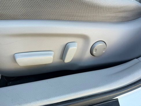Used 2014 Toyota Camry LE FWD image 13