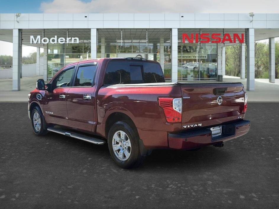 Used 2017 Nissan Titan SV RWD image 3