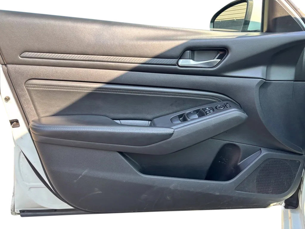 Used 2019 Nissan Altima 2.5 S FWD image 18