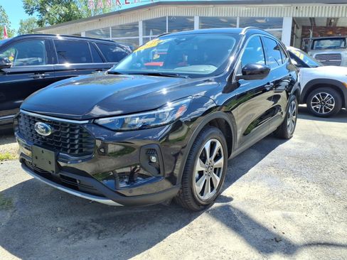 Used 2024 Ford Escape Platinum AWD/4WD image 3