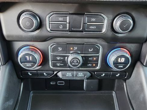 Used 2023 Chevrolet Tahoe Z71 w/ Luxury Package AWD/4WD image 18