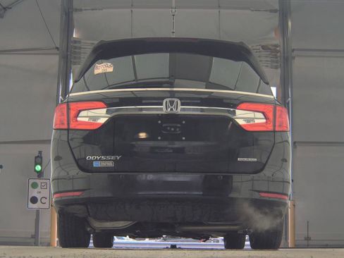 Used 2018 Honda Odyssey Touring image 5