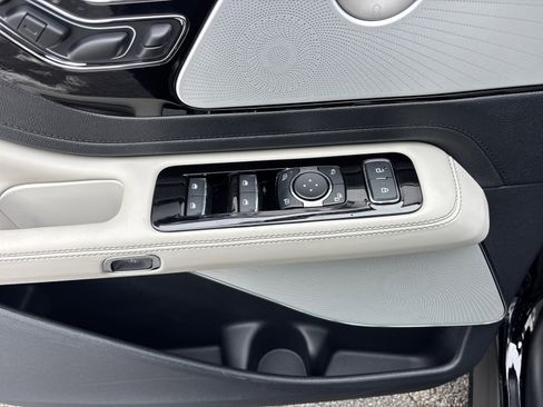 New 2026 Lincoln Aviator Reserve image 13