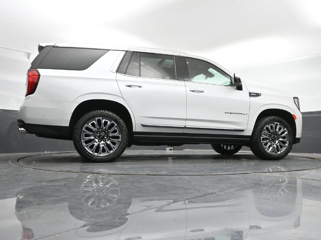 Used 2023 GMC Yukon Denali Ultimate AWD/4WD image 42