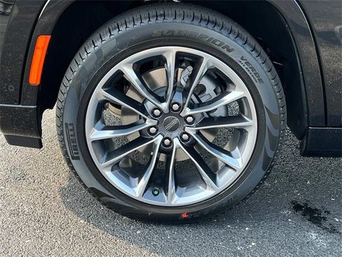 New 2024 Jeep Wagoneer Series III w/ Premium Group I image 10