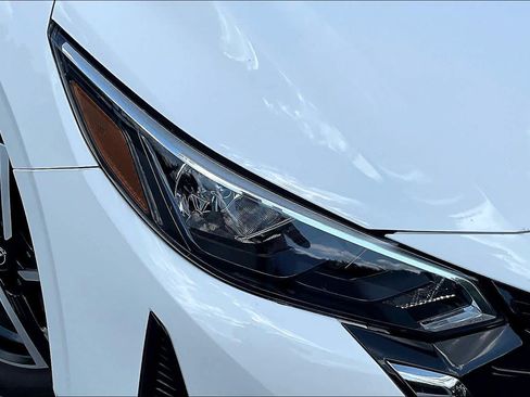 Used 2024 Nissan Sentra SV FWD image 27