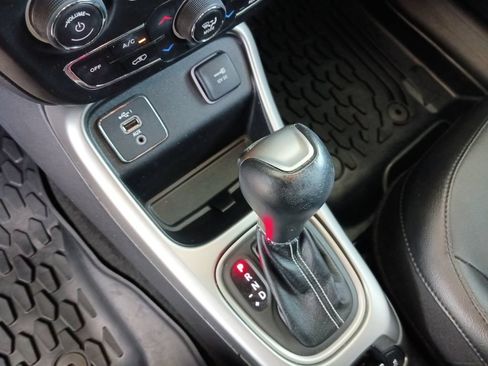 Used 2021 Jeep Compass Latitude w/ Sun and Sound Group FWD image 33