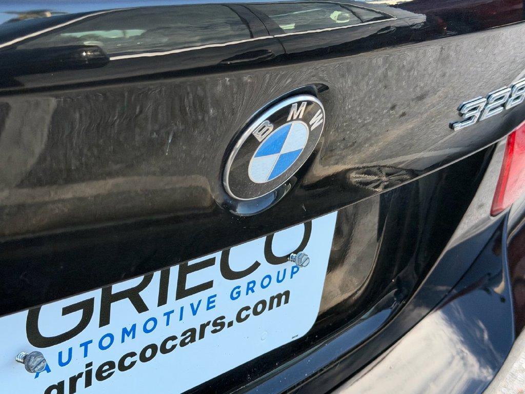 Used 2011 BMW 328i xDrive Sedan AWD/4WD image 6
