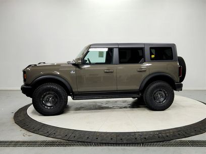 New 2025 Ford Bronco Outer Banks w/ Sasquatch Package