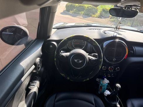 Used 2017 MINI Cooper 4-Door Hardtop FWD image 9