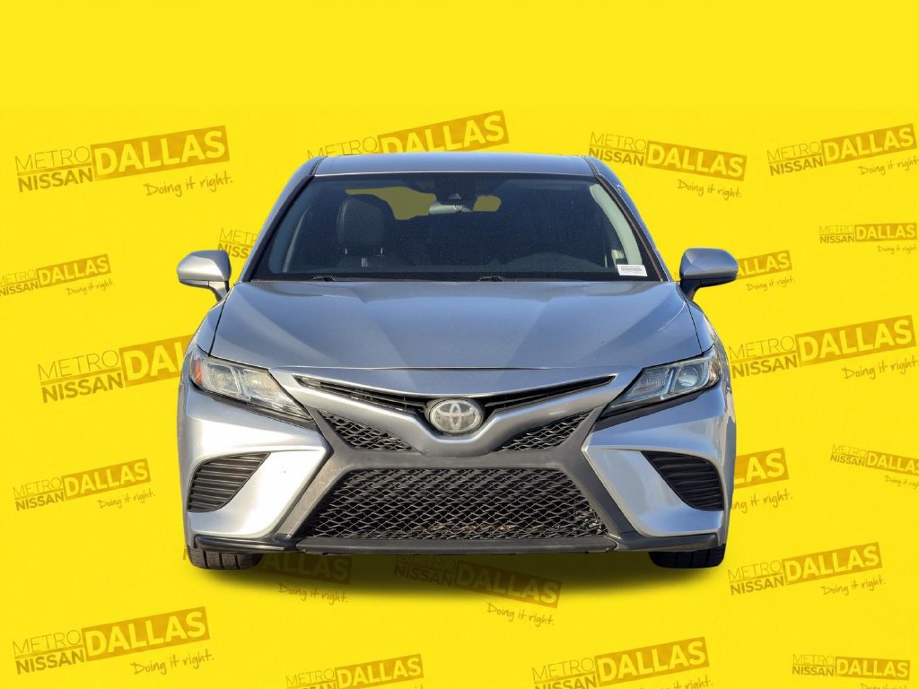 Used 2019 Toyota Camry SE w/ Carpet Mat Package FWD image 3