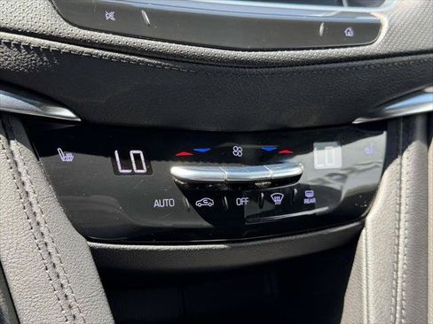 Used 2022 Cadillac XT5 Luxury AWD/4WD image 34
