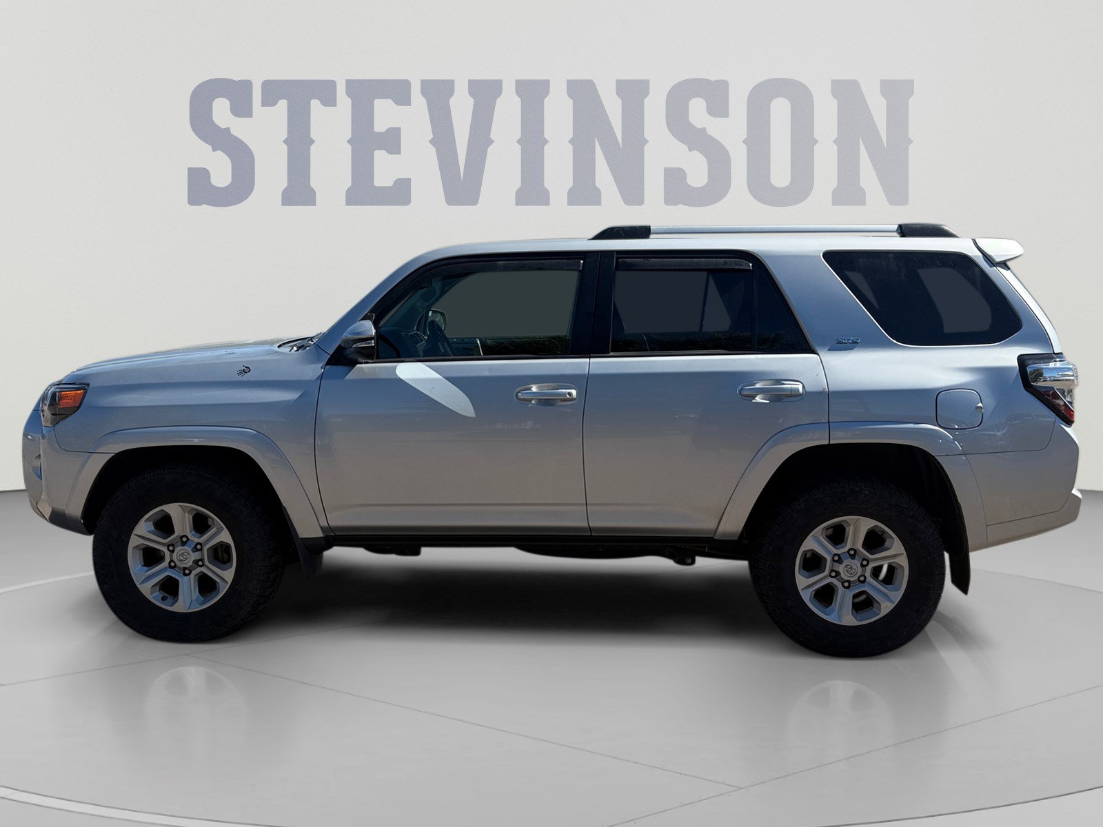 Used 2021 Toyota 4Runner SR5 Premium AWD/4WD image 2
