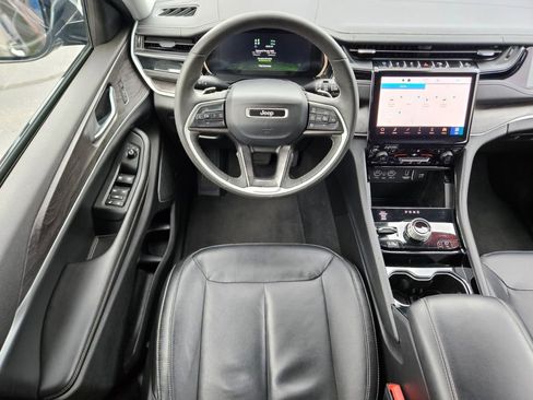 Used 2022 Jeep Grand Cherokee Limited 4xe image 11