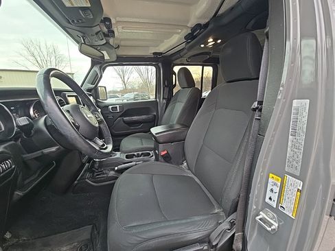 Used 2019 Jeep Wrangler Unlimited Sport S image 17