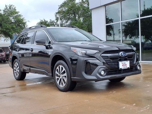 Certified 2025 Subaru Outback AWD/4WD image 2