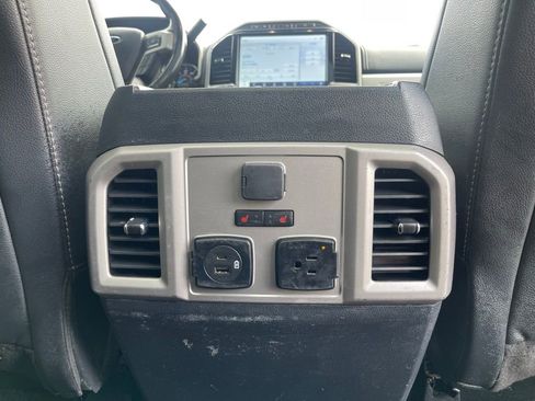 Used 2022 Ford F250 Lariat w/ Black Appearance Package image 35