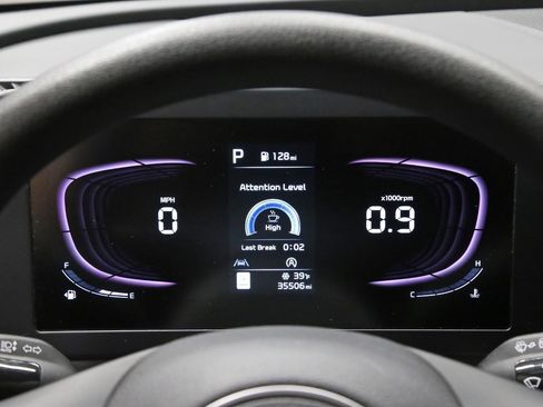 Used 2023 Kia Sportage LX image 5