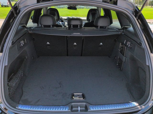 Used 2026 Mercedes-Benz GLC 300 image 13