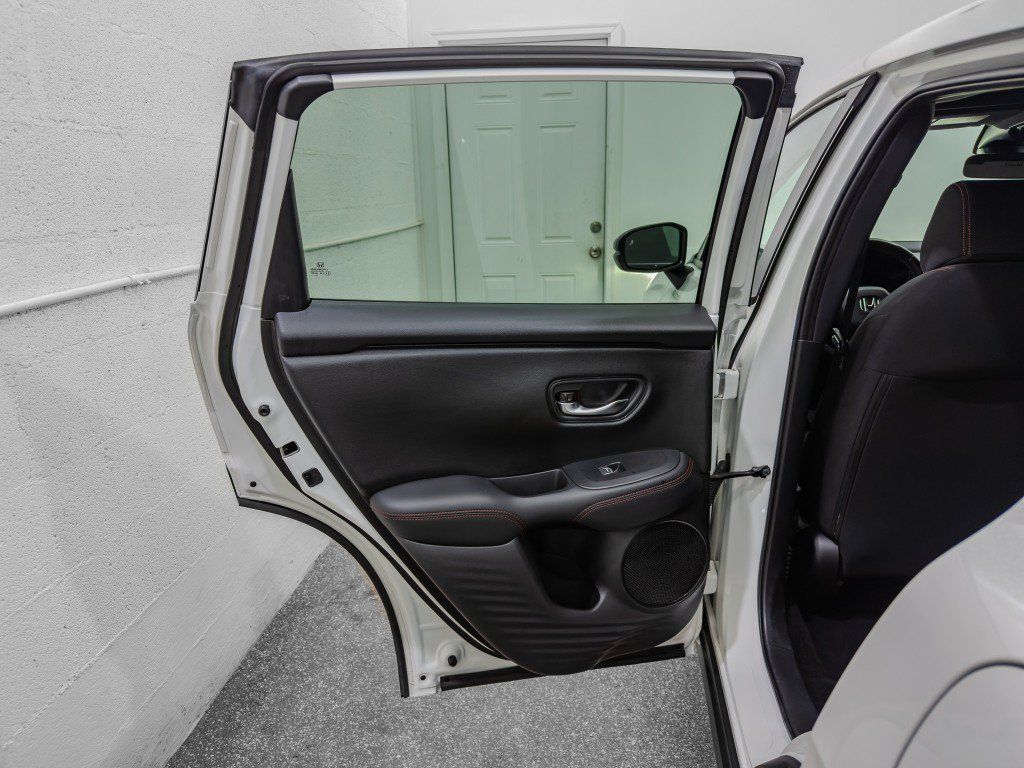 Used 2025 Honda HR-V Sport image 14