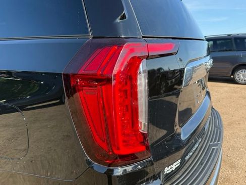 Used 2024 GMC Yukon XL Denali w/ Denali Reserve Package AWD/4WD image 14