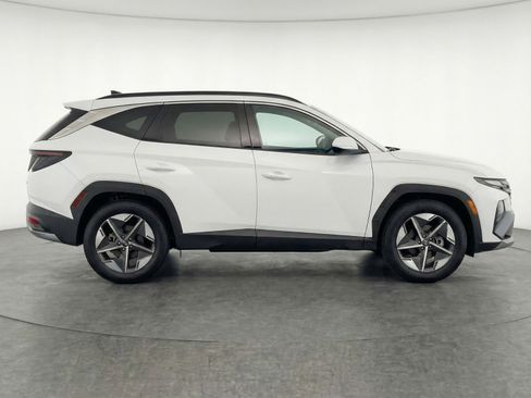 Used 2025 Hyundai Tucson SEL FWD image 11