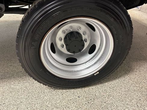 Used 2013 Ford F550 4x4 Crew Cab Super Duty w/ PWR Equipment Group image 28