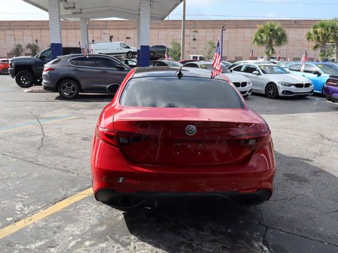 Used 2018 Alfa Romeo Giulia Ti Sport w/ Quick Order Package 22S Sport AWD/4WD image 4