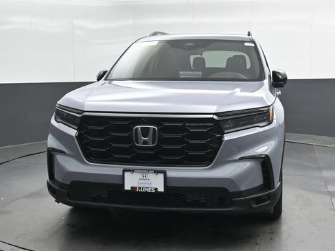 Used 2025 Honda Pilot Black Edition image 5