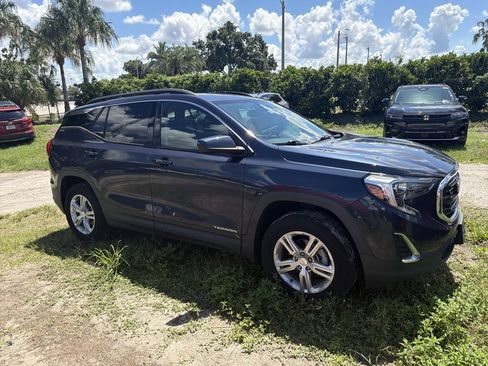 Used 2019 GMC Terrain SLE w/ Driver Convenience Package AWD/4WD image 4