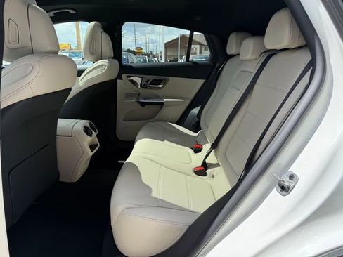 Certified 2025 Mercedes-Benz GLC 300 4MATIC image 4