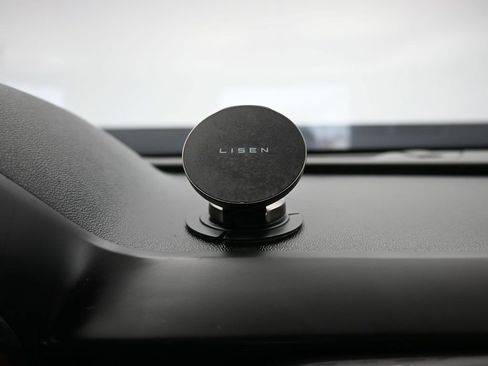 Used 2021 Chevrolet Camaro LT w/ RS Package image 24