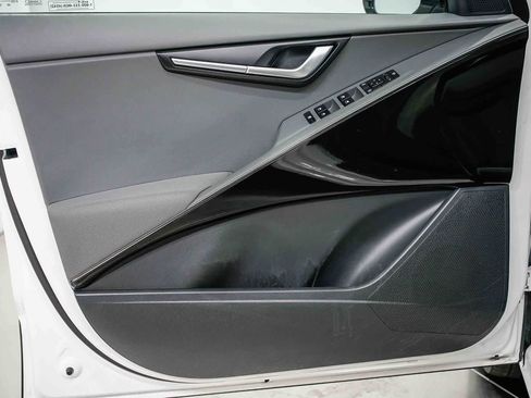 Used 2023 Kia Niro EX Touring image 19