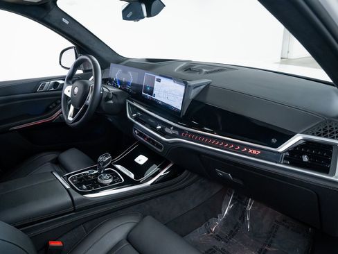 Used 2025 BMW ALPINA XB7 image 29
