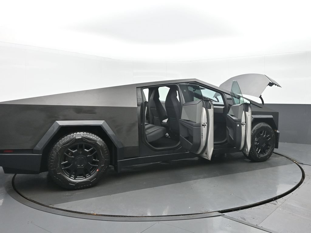 Used 2024 Tesla Cybertruck AWD Crew Cab image 18
