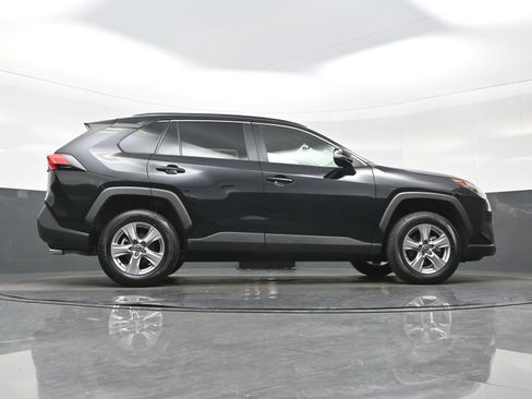 Used 2025 Toyota RAV4 XLE AWD/4WD image 33