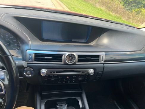 Used 2017 Lexus GS 200t w/ Preferred Accessory Package RWD image 8
