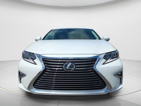 Used 2018 Lexus ES 350 w/ Luxury Package w/Wood Trim FWD image 2