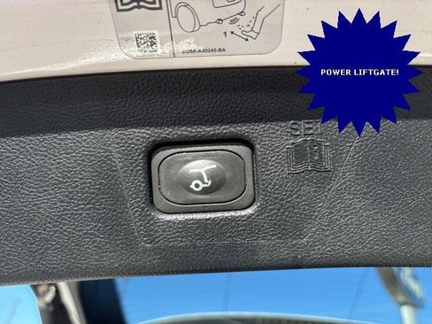 Certified 2019 Ford Edge Titanium image 29