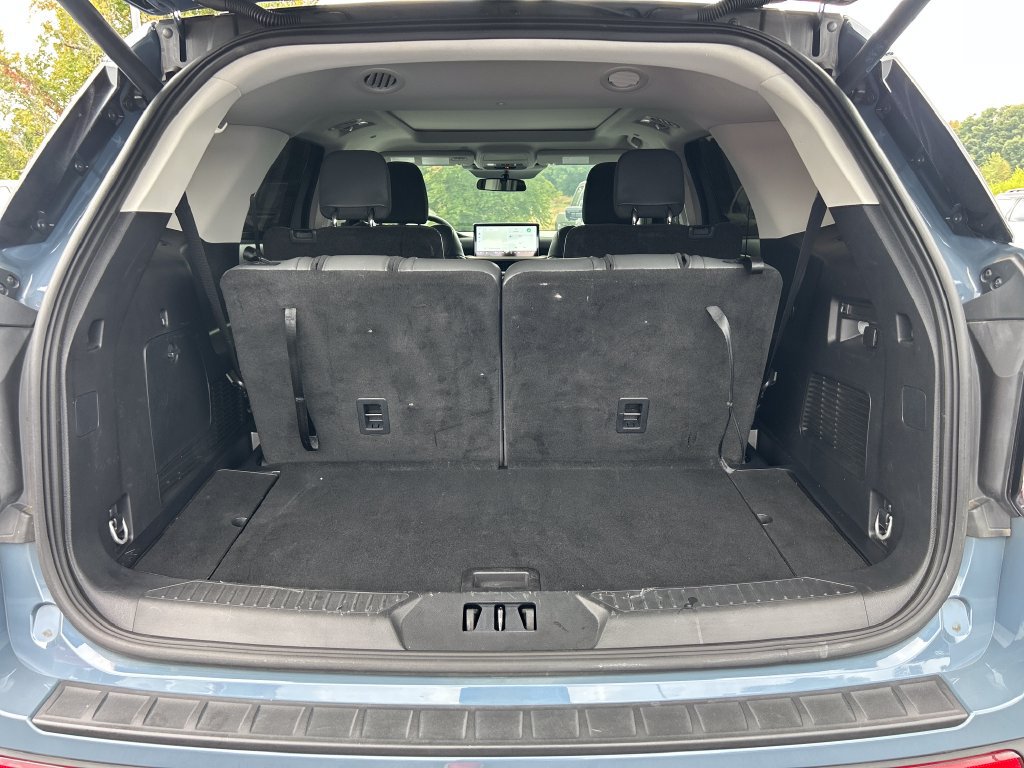Used 2025 Ford Explorer Active w/ Active Comfort Package AWD/4WD image 9