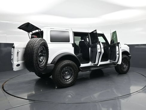 Used 2025 Ford Bronco Outer Banks w/ Sasquatch Package AWD/4WD image 6