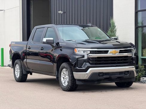 Used 2024 Chevrolet Silverado 1500 LT w/ Convenience Package II AWD/4WD image 4