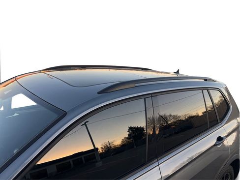 Used 2022 Volkswagen Tiguan SE R-Line image 13