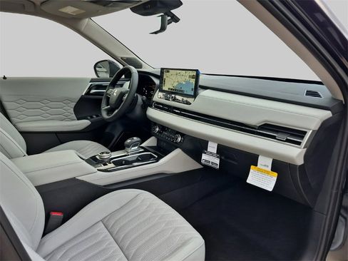 New 2025 Mitsubishi Outlander SEL image 25