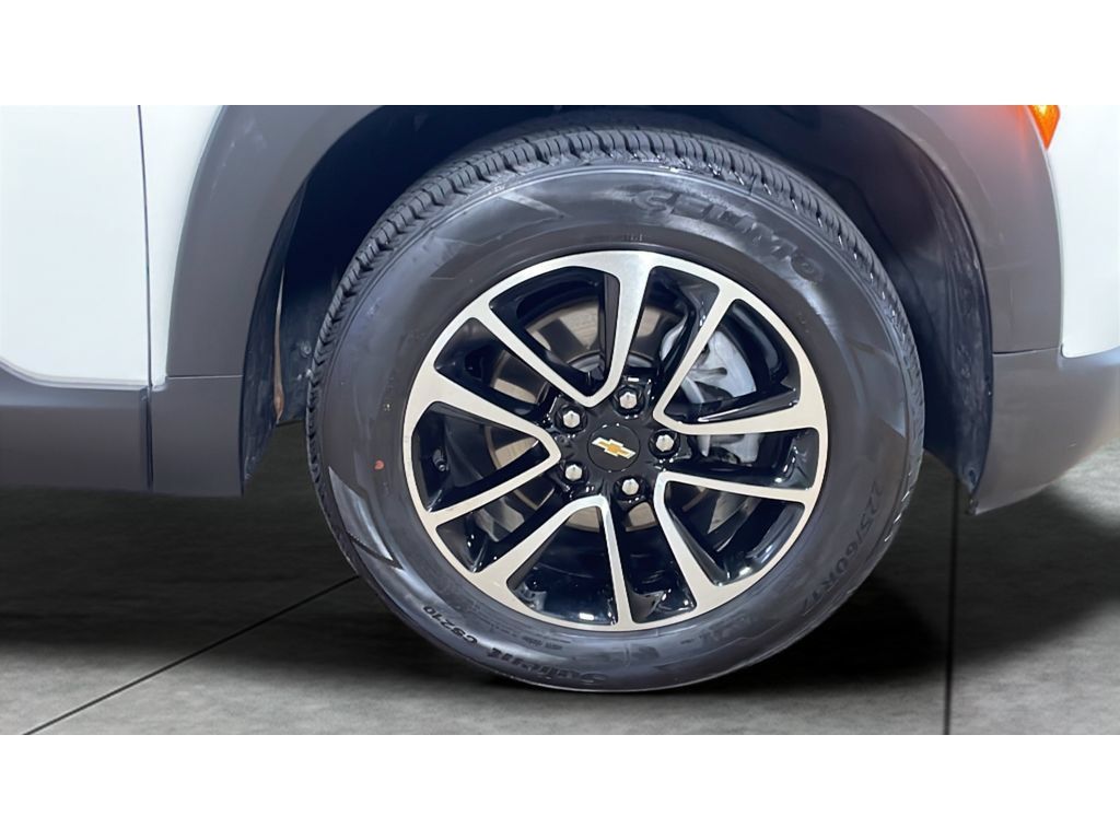 Used 2025 Chevrolet TrailBlazer LT AWD/4WD image 20