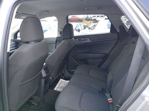 Used 2024 Kia Sportage LX AWD/4WD image 12