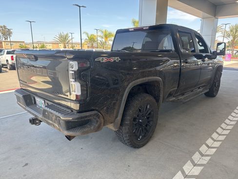 Used 2021 Chevrolet Silverado 2500 Custom w/ Custom Value Package AWD/4WD image 5